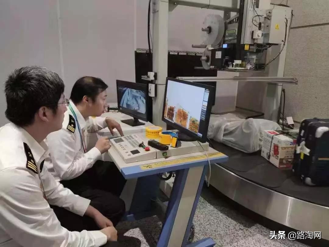 坐国内飞机行李箱会被检查吗,在国内坐飞机行李箱要海关锁吗