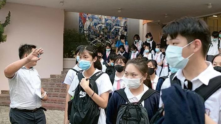 陈冰：香港人再不与*力暴**割席黑色恐怖真会“揽炒”香港