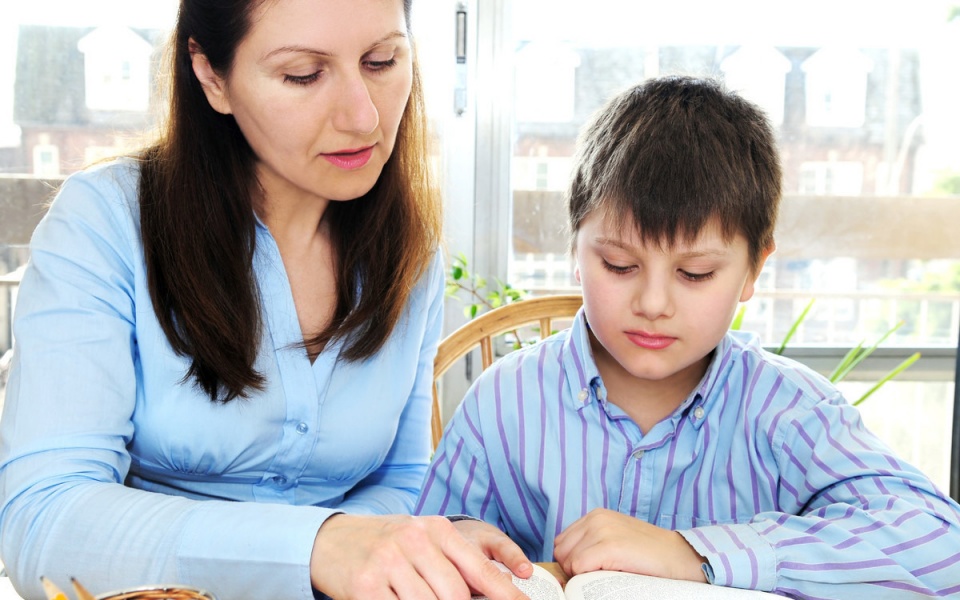 孩子考倒数第一还不着急该怎么办,孩子考了倒数第一妈妈