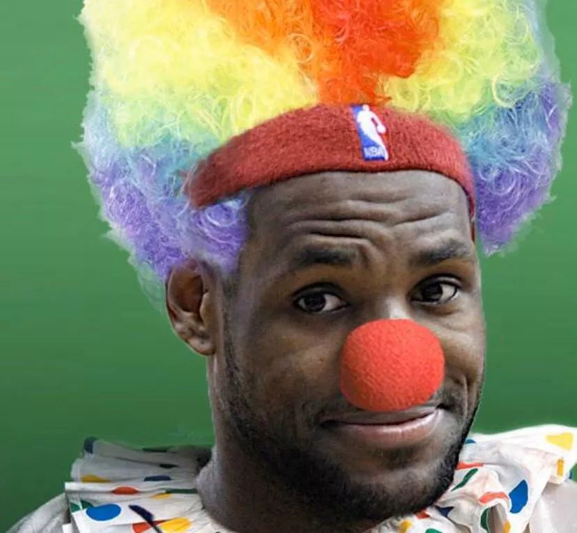 在世界上某些地方,却有人选择烧了勒布朗的球衣…