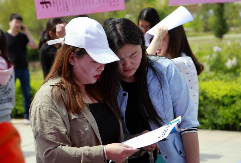 高等专科学校和职业学校哪个好,专科学校和职业技术学院哪个好