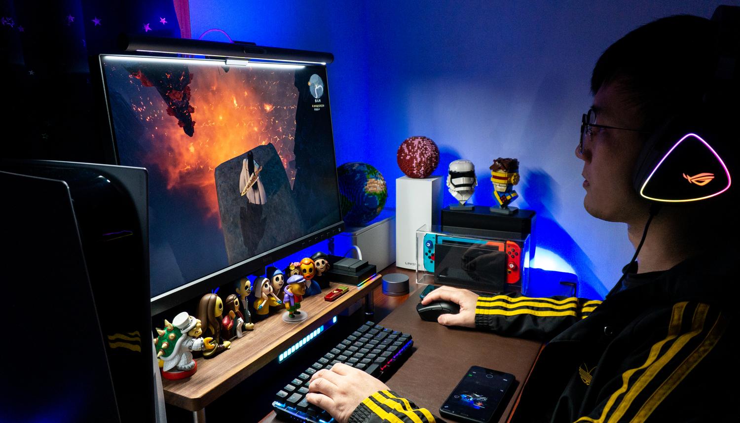 游戏宅理想桌面,电竞头戴式耳机rog棱镜s