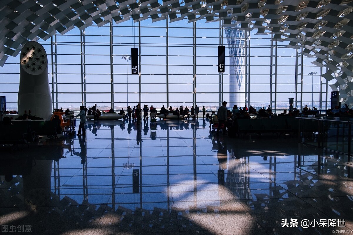 深圳一座年轻而又浮躁的城市,深圳充满活力又孤独的城市