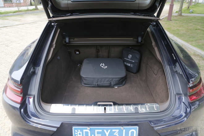 保时捷panamera混动深度测试 (全新保时捷panamera4s 2.9t试驾感受)