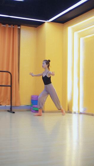 古典舞技巧日常,学古典舞必须学会哪几个动作