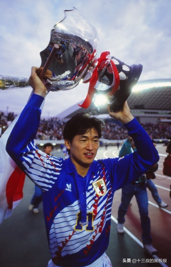 54岁三浦知良仍是足球少年,56岁三浦知良为何还要留洋葡萄牙