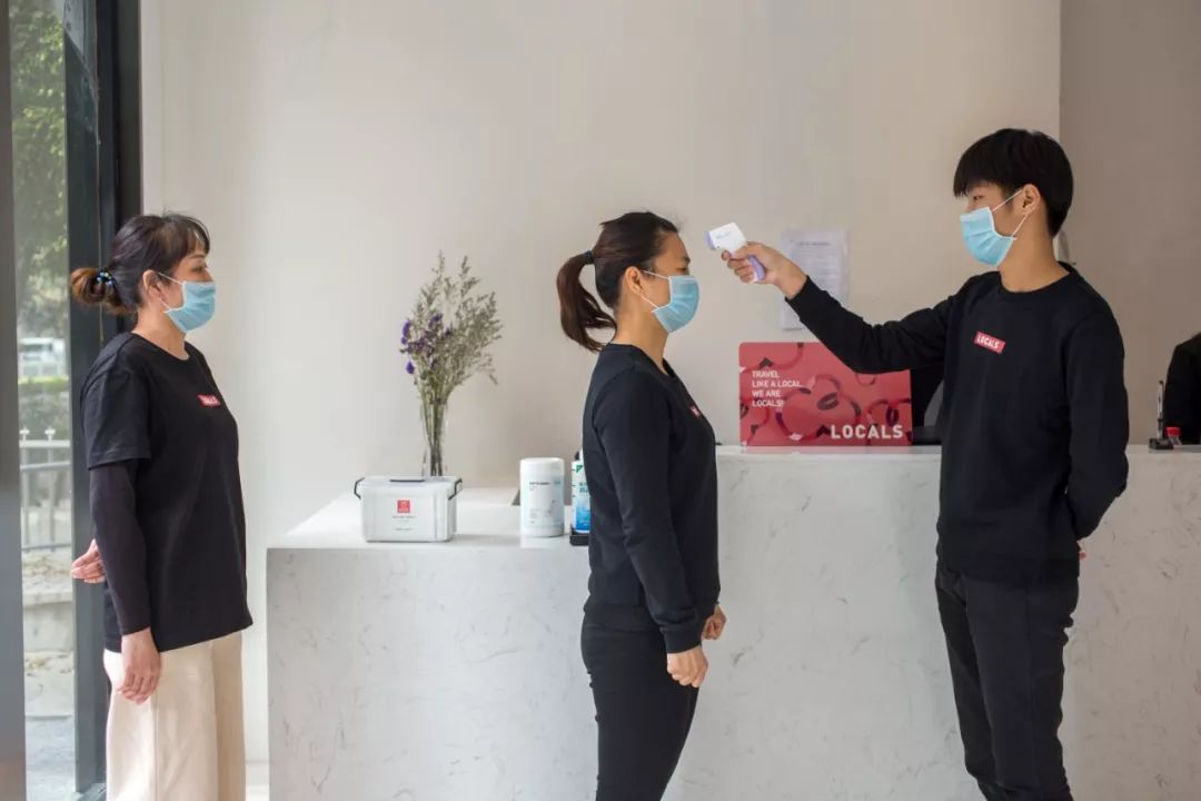 全程智能无接触服务让您安心入住,无接触智能入住