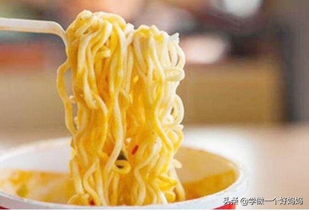 怀孕不到三个月可以吃泡面吗,怀孕后还能吃火锅吗