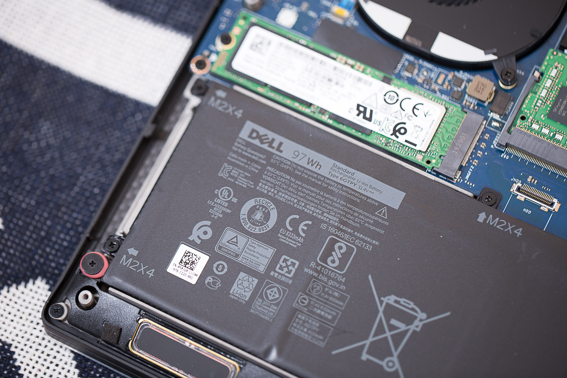 戴尔xps157590屏幕刷新率,dellxps159570测评