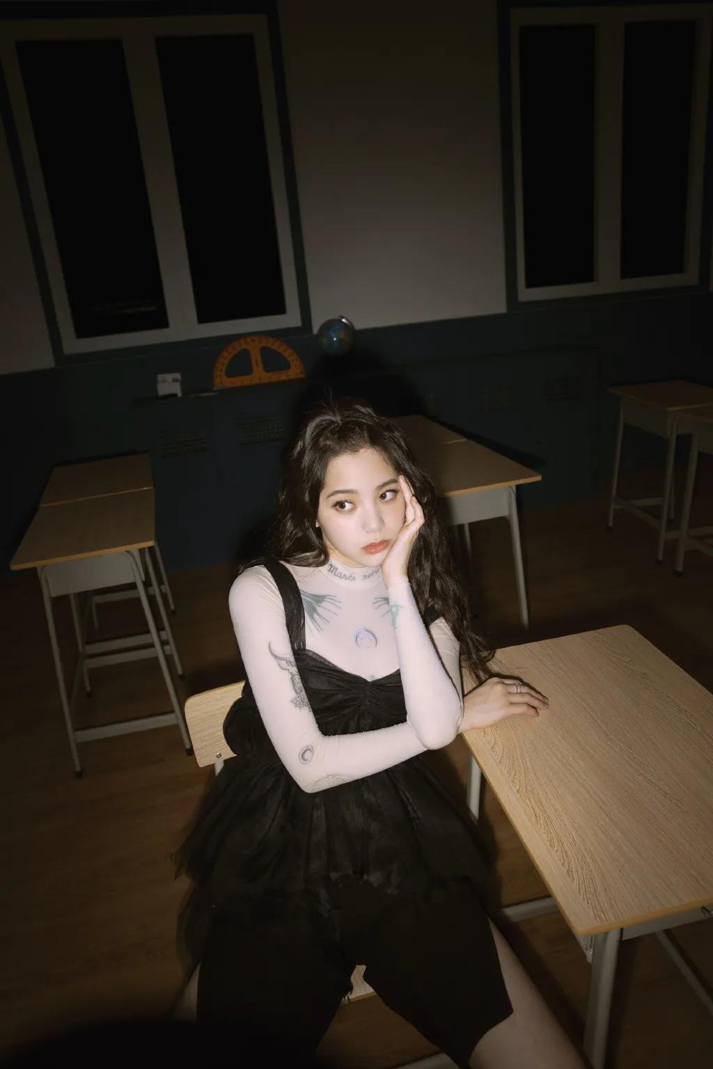 看欧阳娜娜的衣橱，意外发现每件都很值得买