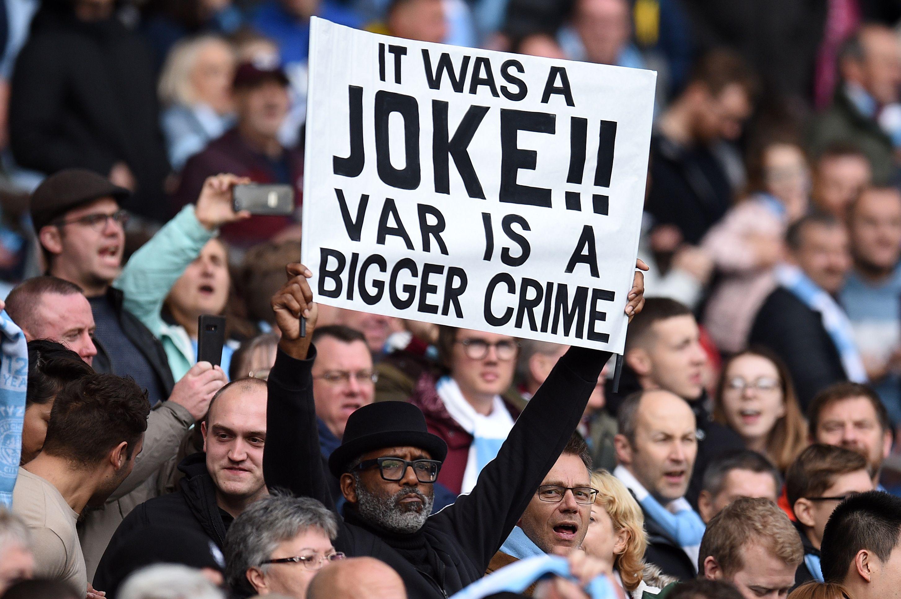 英超var争议,英超VAR裁判判罚引争议