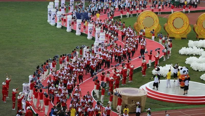 吉利西南最大赛道商业综合体,吉利投资35亿元