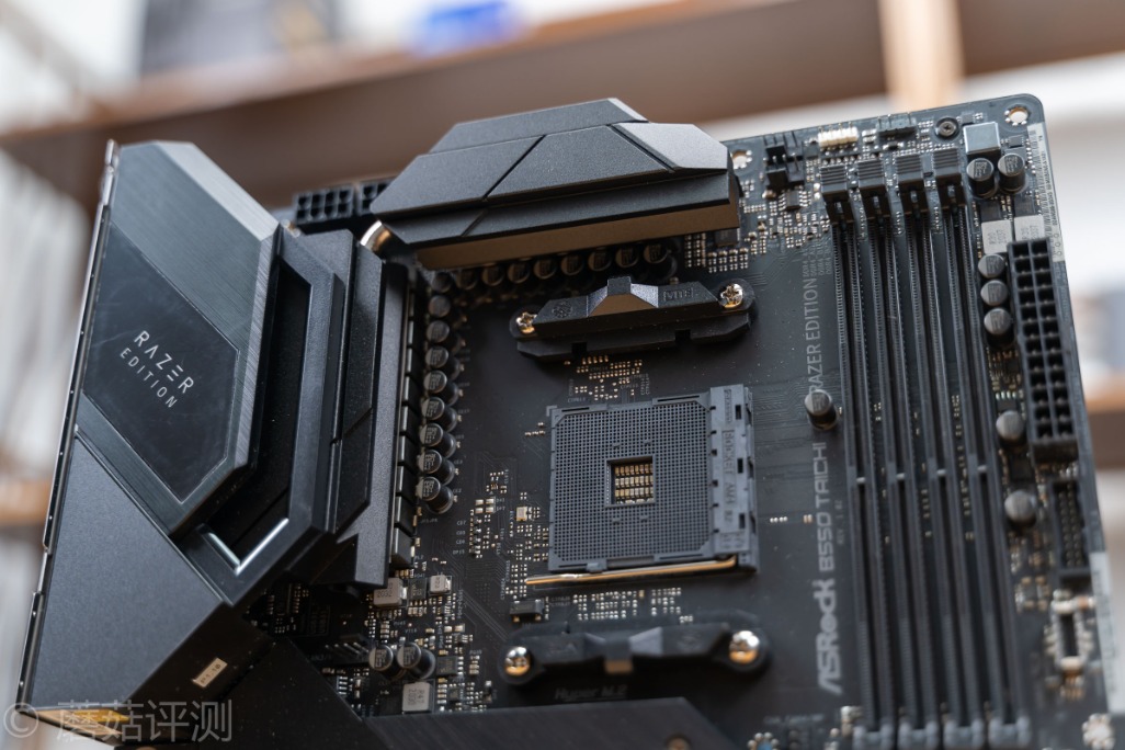 技嘉b550大雕主板评测,华擎x570太极雷蛇怎么样