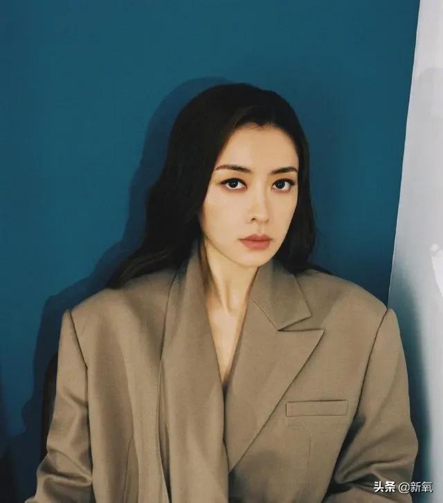 自带情绪的眼睛,最近流行三白眼美人