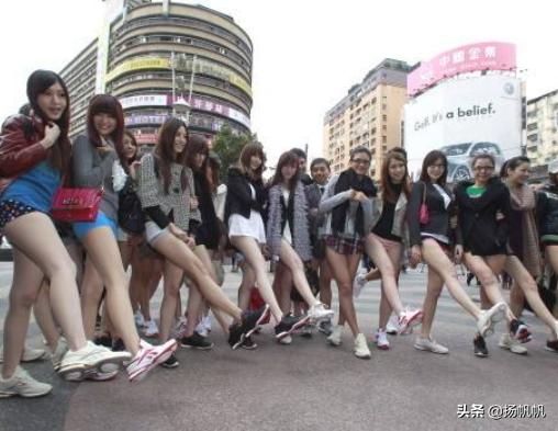 美国女性到底有多开放？地铁“无裤日”百万人不穿裤