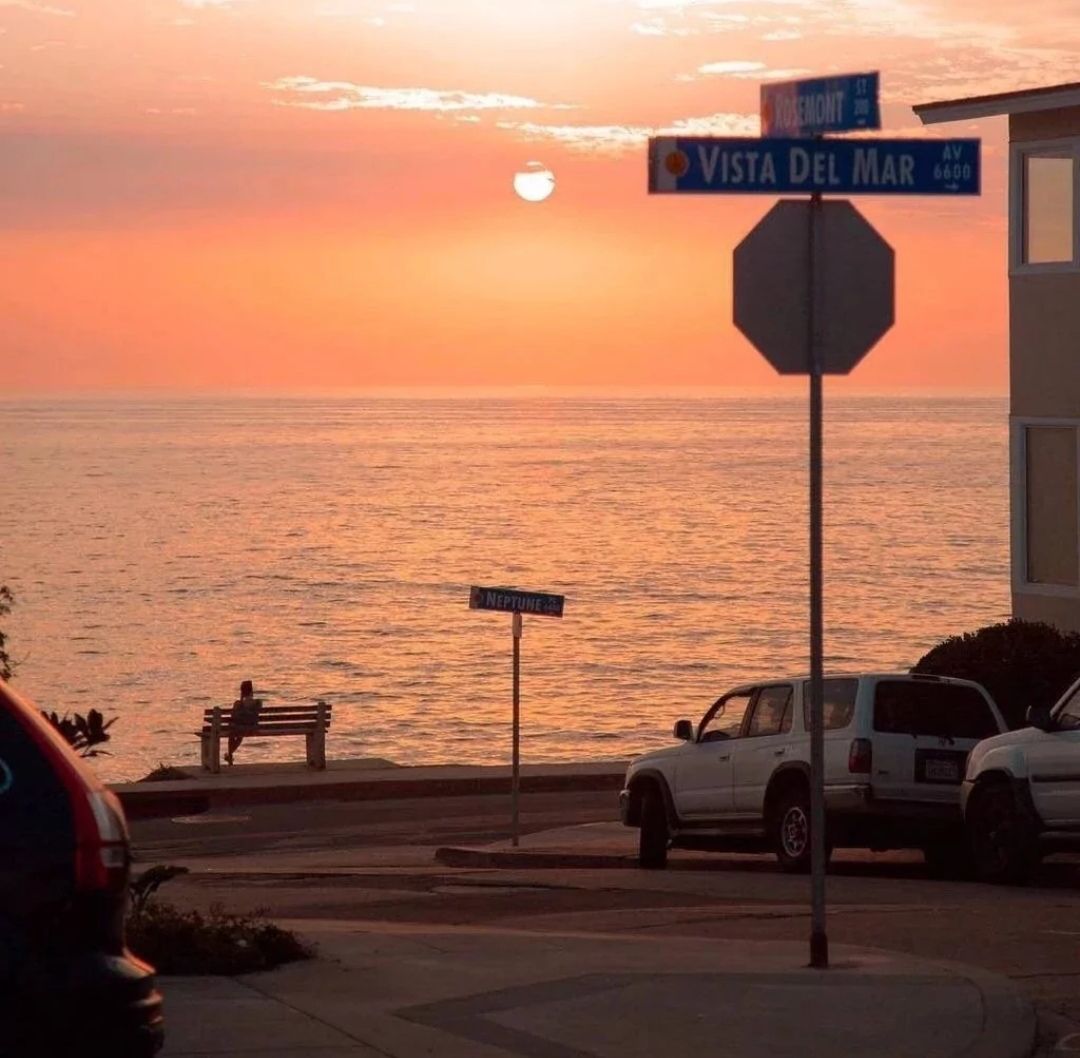 关于宣传奶茶发朋友圈文案,朋友送自己奶茶发朋友圈文案