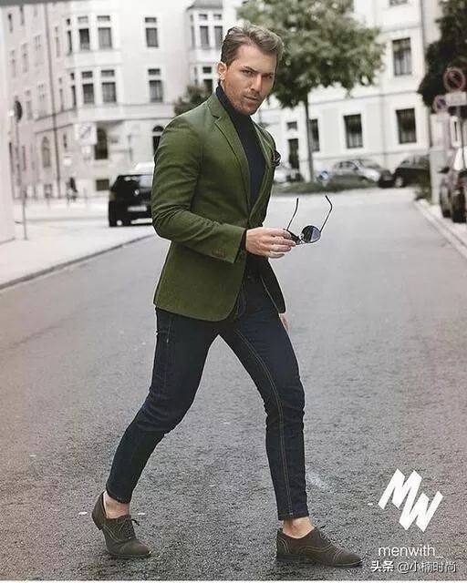 男生高级感墨绿色穿搭,穿搭墨绿色搭什么颜色比较高级