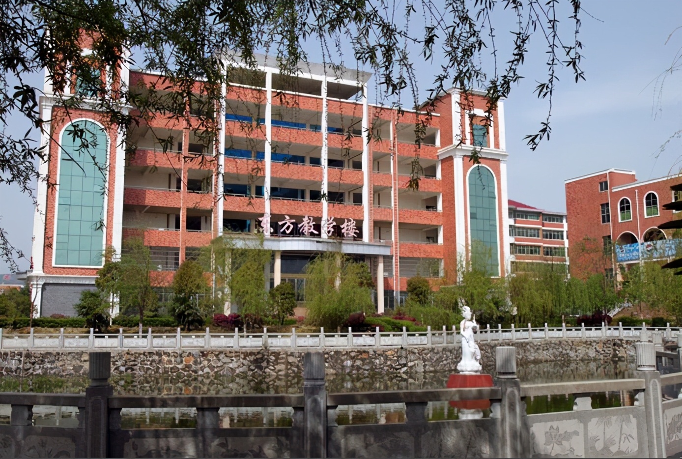 江西民办本科排名南昌理工学院,南昌理工学院民办全国排名