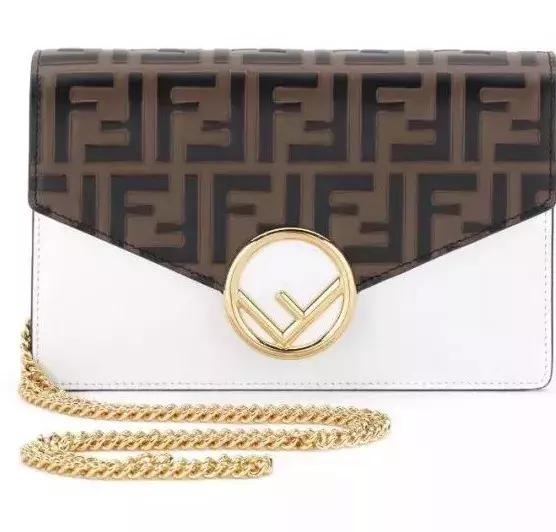 买包女生,买包的都是美女