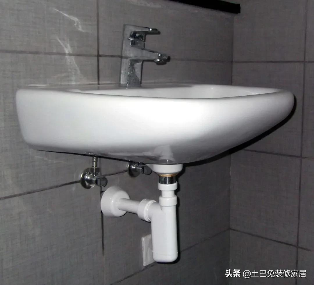 卫生间总是反味臭气熏天,一楼卫生间反味臭气熏天