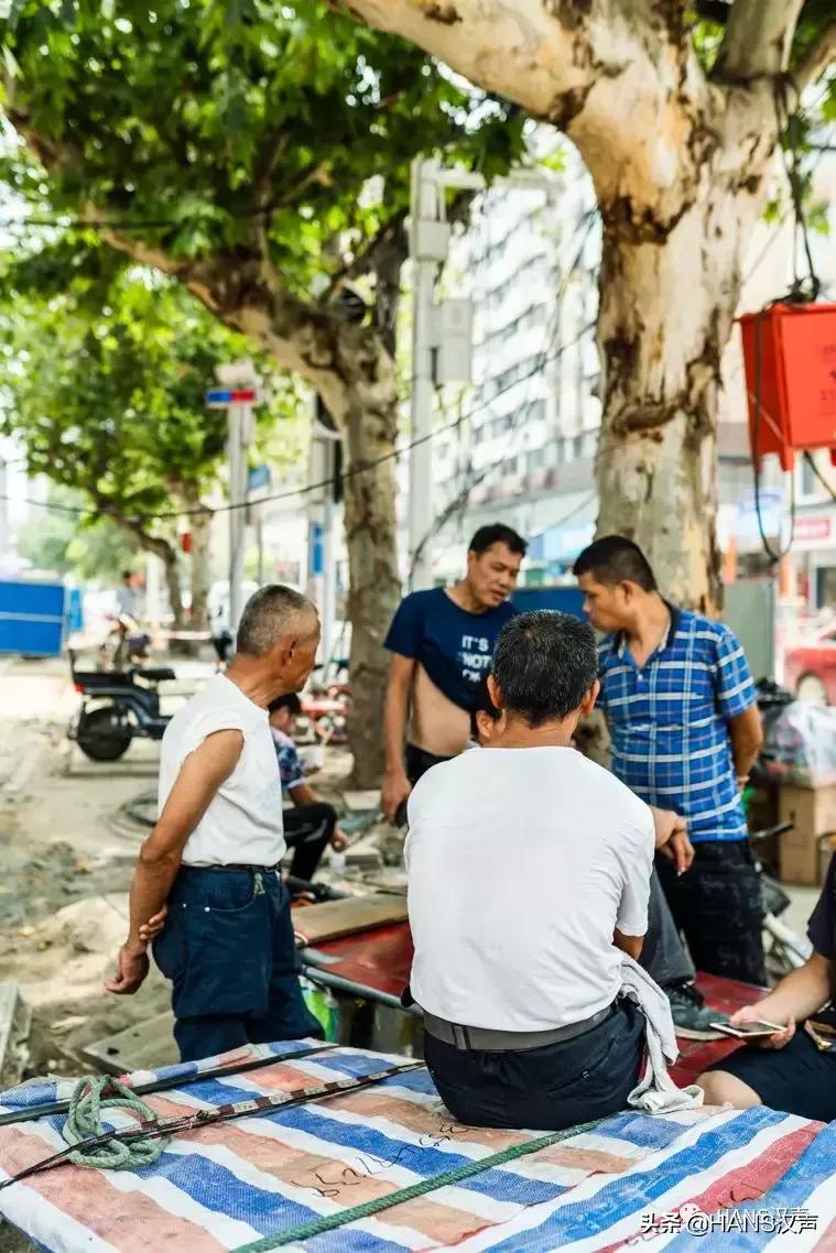汉正街故事未完待续,汉正街人来人往