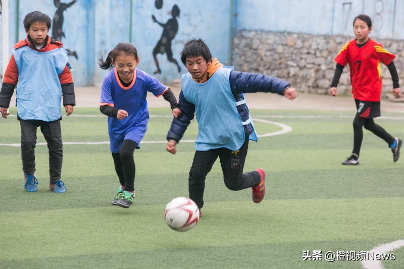贵州钟山区第二小学足球赛,贵州省校园足球总决赛小学组