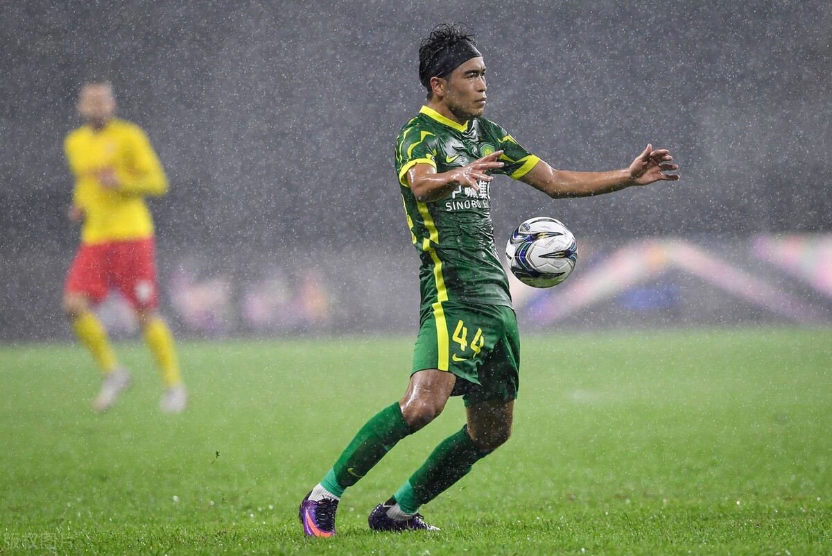 足协杯赛场爆笑一幕,足球场上爆笑瞬间中超篇