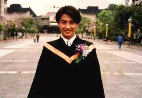 童年男神重回娱乐圈,童年网红爆款