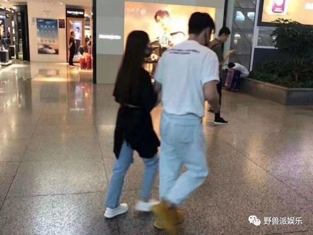 李荣浩何时承认与杨丞琳的恋情,李荣浩杨丞琳微博秀恩爱撒狗粮