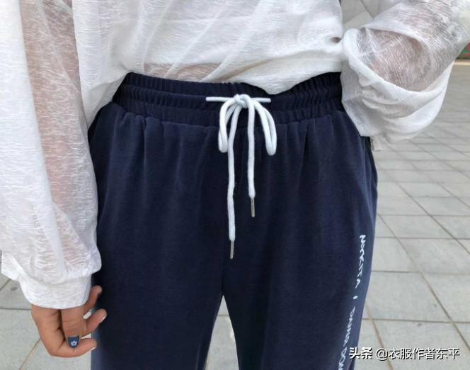 运动裤很舒服，但有点闷。在裤腿上开个通风口，就是凉快很多啊