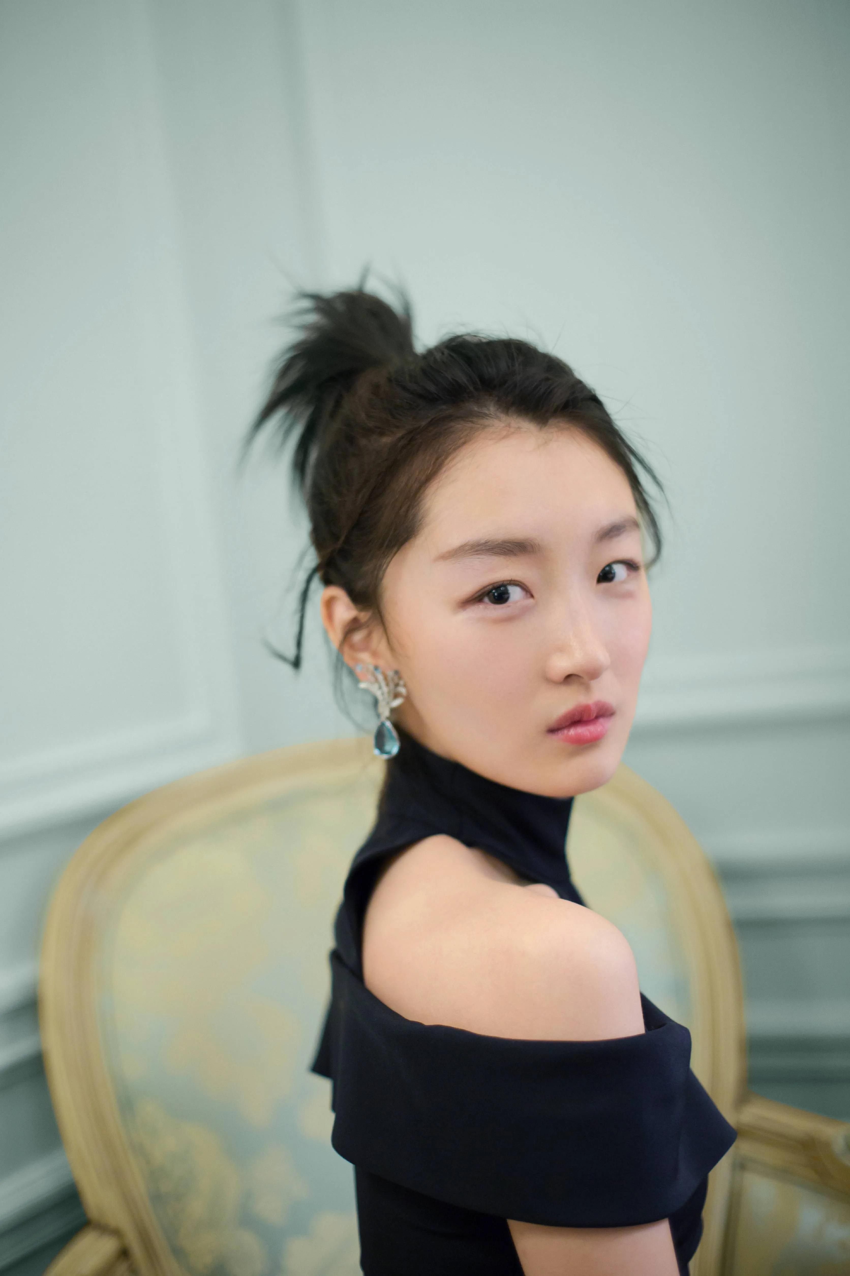 三金影后周冬雨黄晓明,三金影后被嫌弃