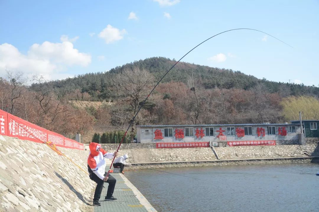 红狼尖峰湖库版5.4米鱼竿好用不,和红狼尖峰全猎版差不多的鱼竿