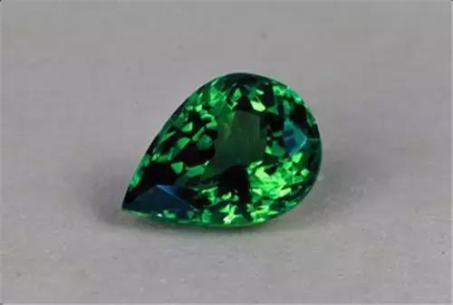 真正的祖母绿,遇见这样的石头千万别扔