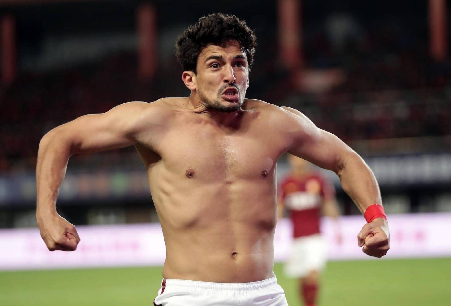 洛国富入选国足视频,洛国富为什么要去踢中甲