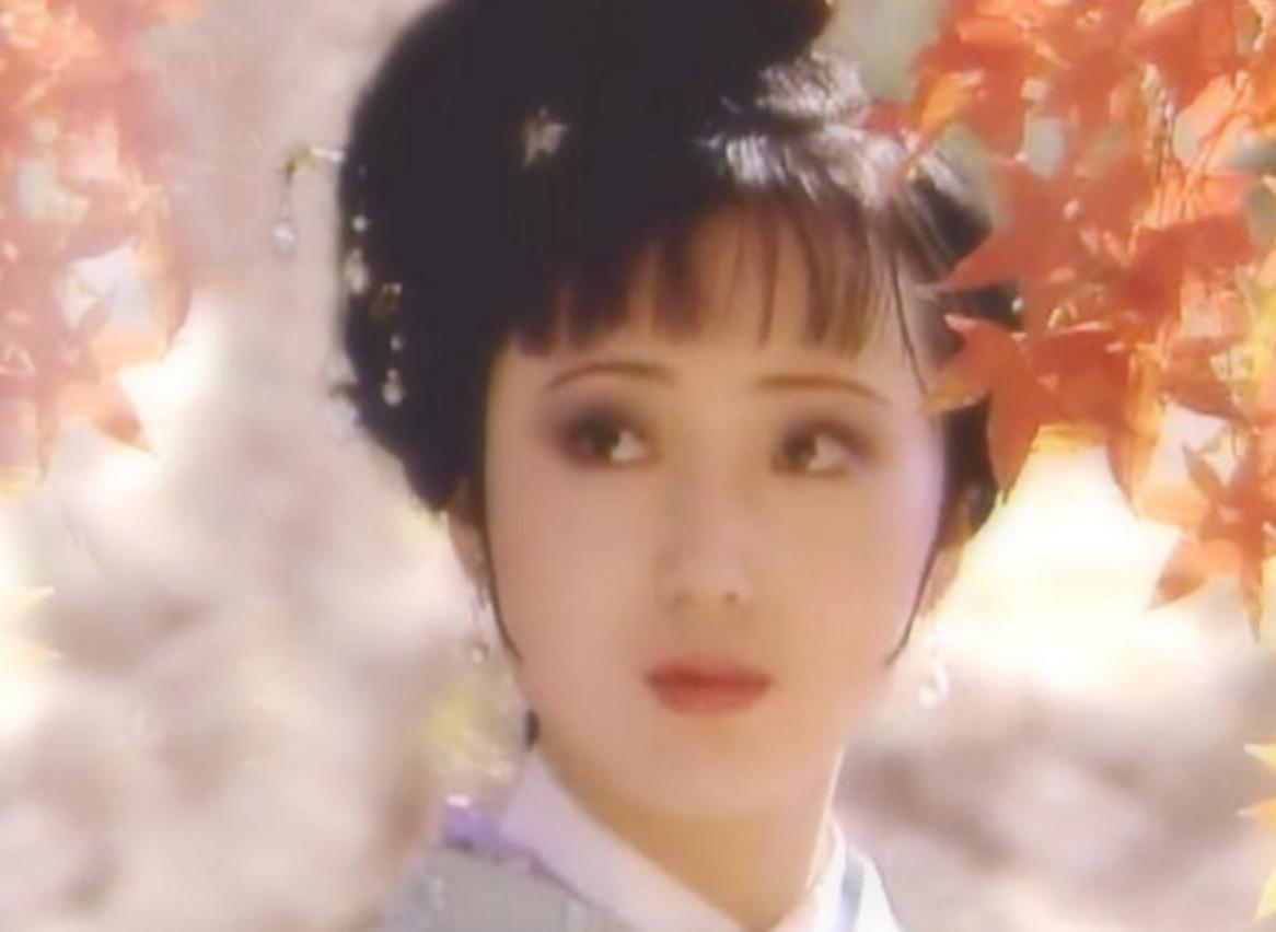 嫦娥的玉兔叫什么名字,嫦娥住的地方叫什么