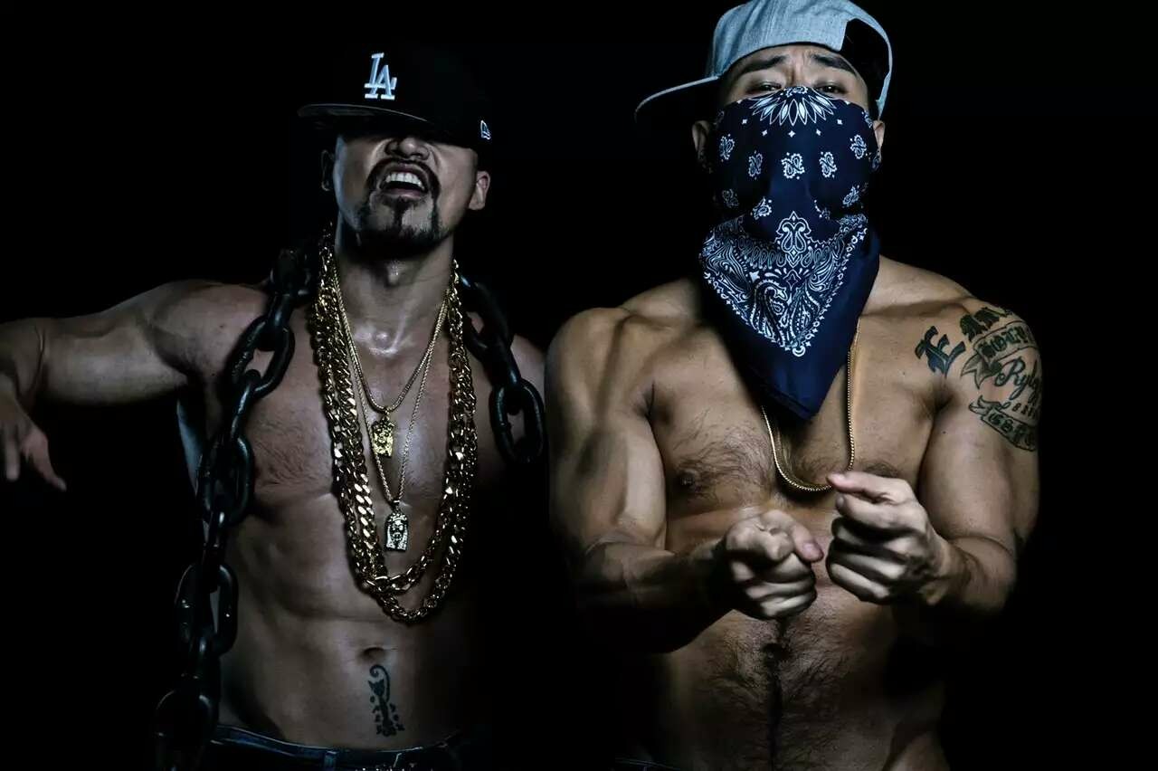 王巍疯狂的拳头,王巍健美秀肌肉