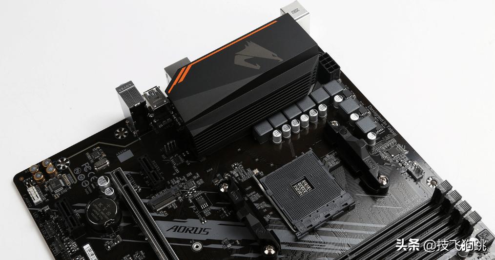 AMD入门顶配，技嘉A520M小雕主板配2060s显卡装机