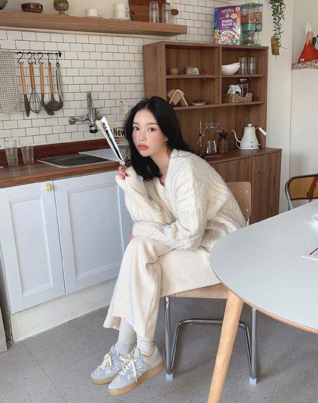 冬天适合穿加绒的裤子,冬天适合穿奶茶色裤子吗