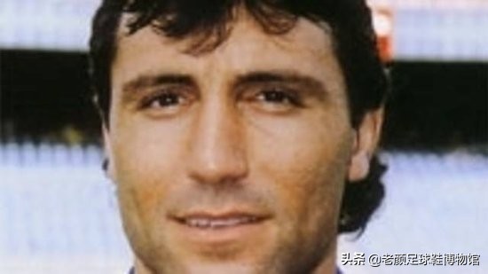 脾气最火爆的巴萨巨星，脚踩皇马球衣和裁判的脚，曾被终身禁赛