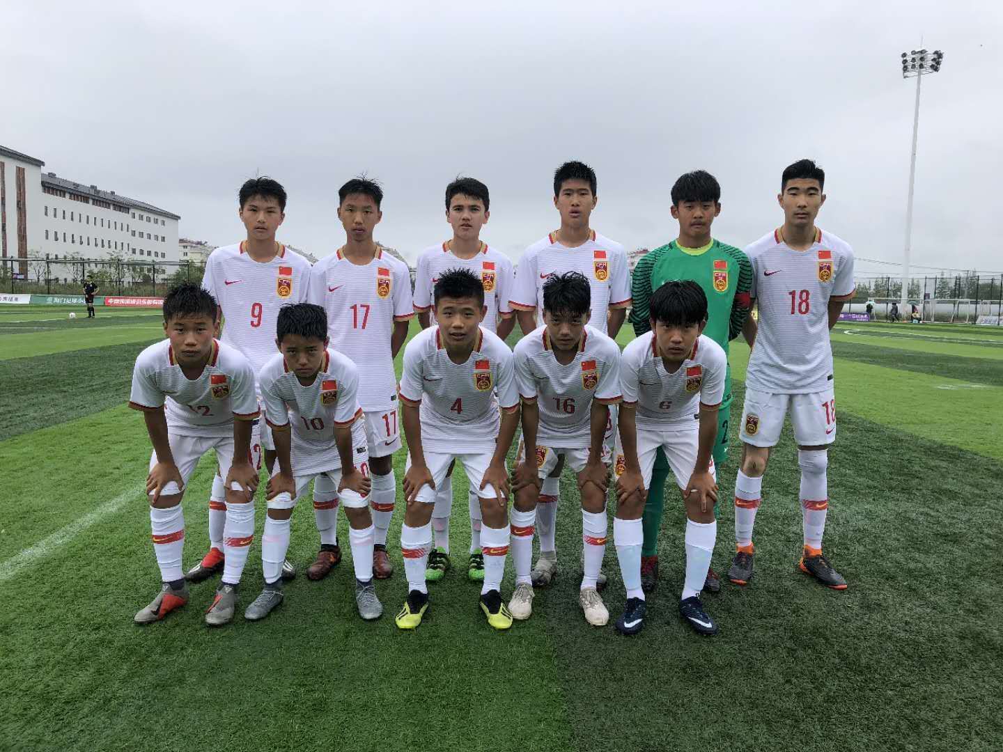 不畏浮云遮望眼潜心耕耘出硕果,不畏浮云遮望眼的信念