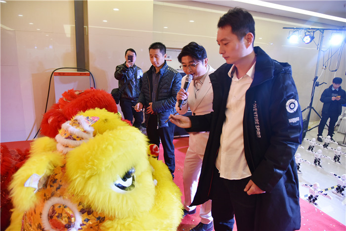 5G时代广场开业盛典华丽绽放