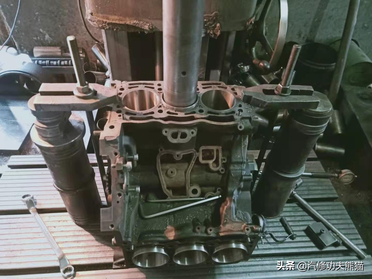 现在最新款的奥迪烧不烧机油,奥迪q7哪年有的柴油