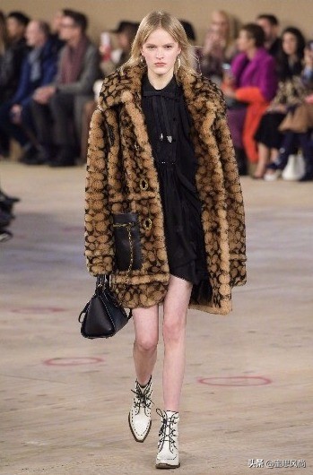 蔻驰米兰时装周,2017纽约时装周蔻驰