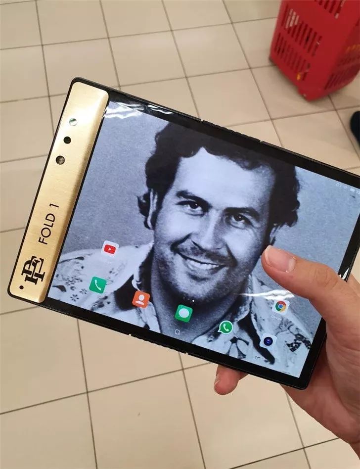 这手机真刺激！拍AV来做宣传，老板还是大毒枭