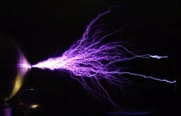 特斯拉线圈火眼,非常了得特斯拉线圈