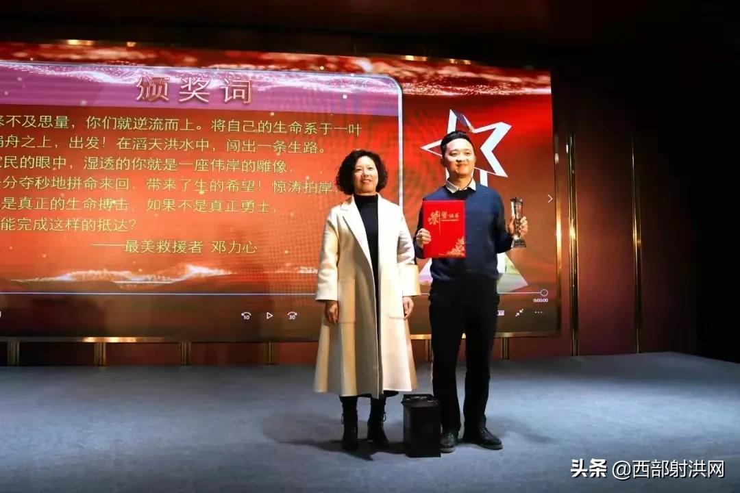 2008年汶川地震记者现场报道,2008年汶川地震伤感视频