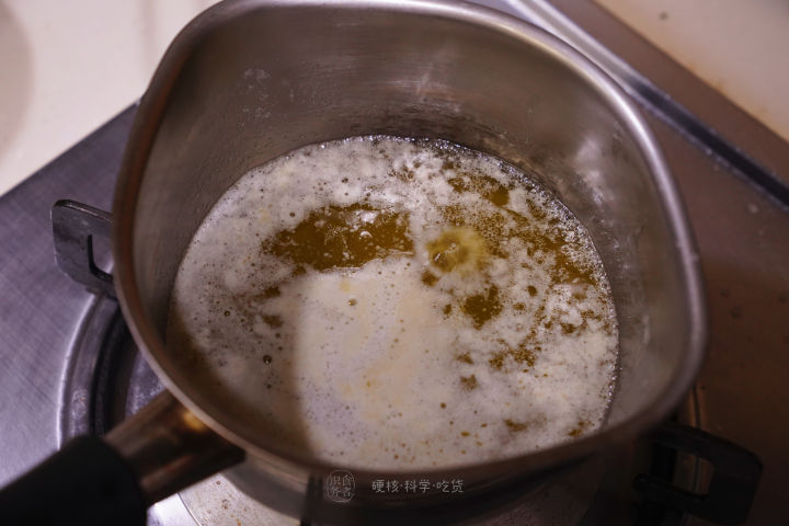 煎牛排时黄油炸到身上怎么办,煎牛排香料总是一煎就糊