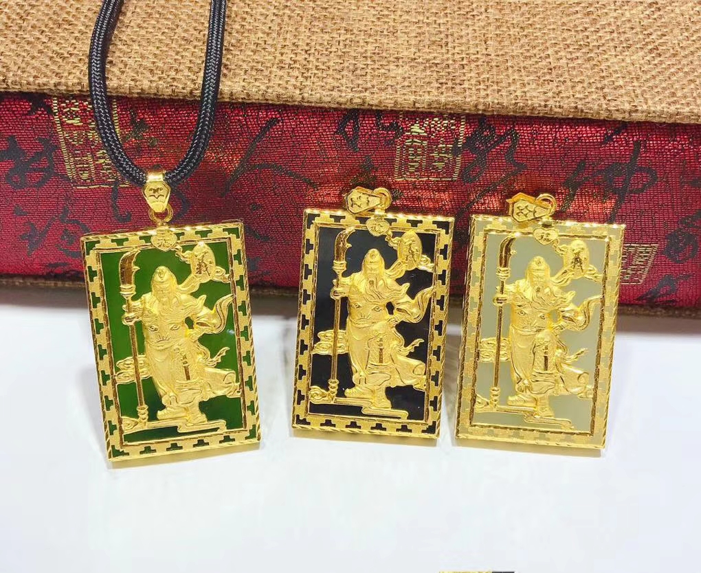 男士适合戴什么翡翠吊坠好看,男士吊坠貔貅和田玉