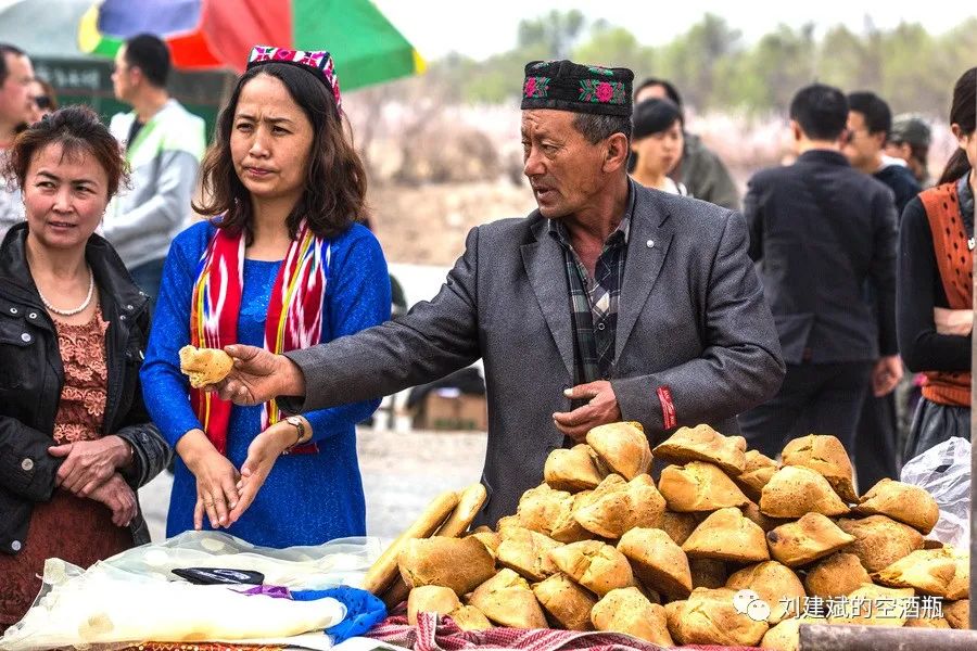 在托克逊去哪捡石头,在托克逊哪能捡石头