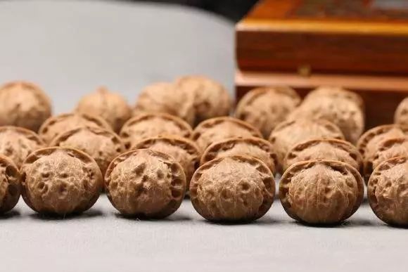 怎样挑选小尺寸文玩核桃,小核桃手串怎么挑选